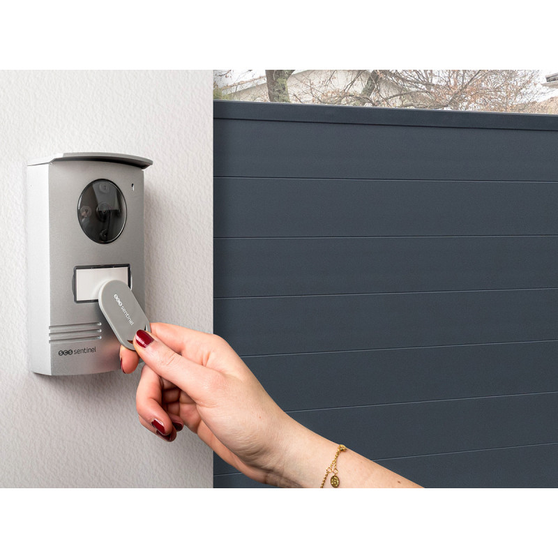 Visiophone avec lecteur badge RFID