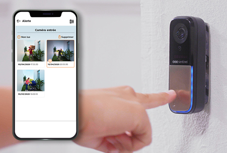 un concentré de technologie avec la sonnette vidéo connectée avec carillon VisioBell