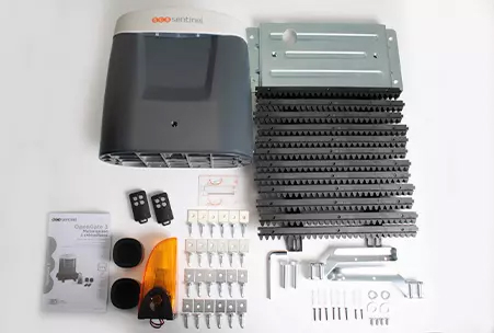 le kit motorisation de portail coulissant OpenGate 3 est très complet avec de nombreux accessoires et une notice très détaillée