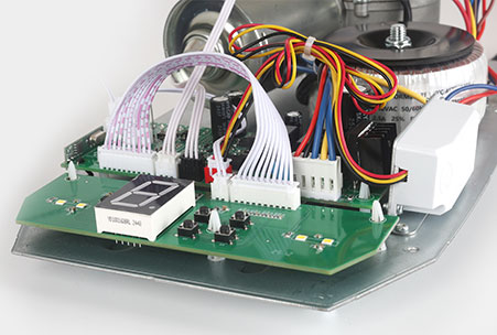 La motorisation professionnelle portail coulissant est proposée en kit prêt à poser, facilitant la mise en place