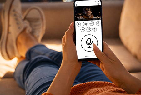 Grâce à votre visiophone connecté HeyView Smart Air et à l’application iSCS Sentinel, surveillez votre accès directement depuis votre smartphone.