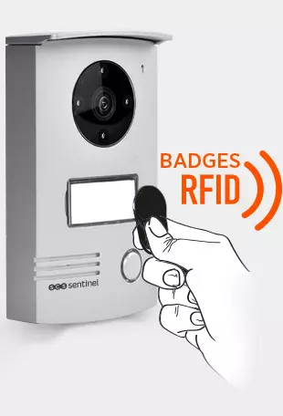 Platine de rue avec lecteur et badge RFID